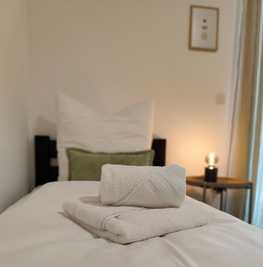 Hygge Home - Mit Garten Und Stellplatz Fuer Feriengaeste-, Monteure / Netflix / 10 Min. Zur Sinsheim Therme Und Zur Autobahn Esterno foto