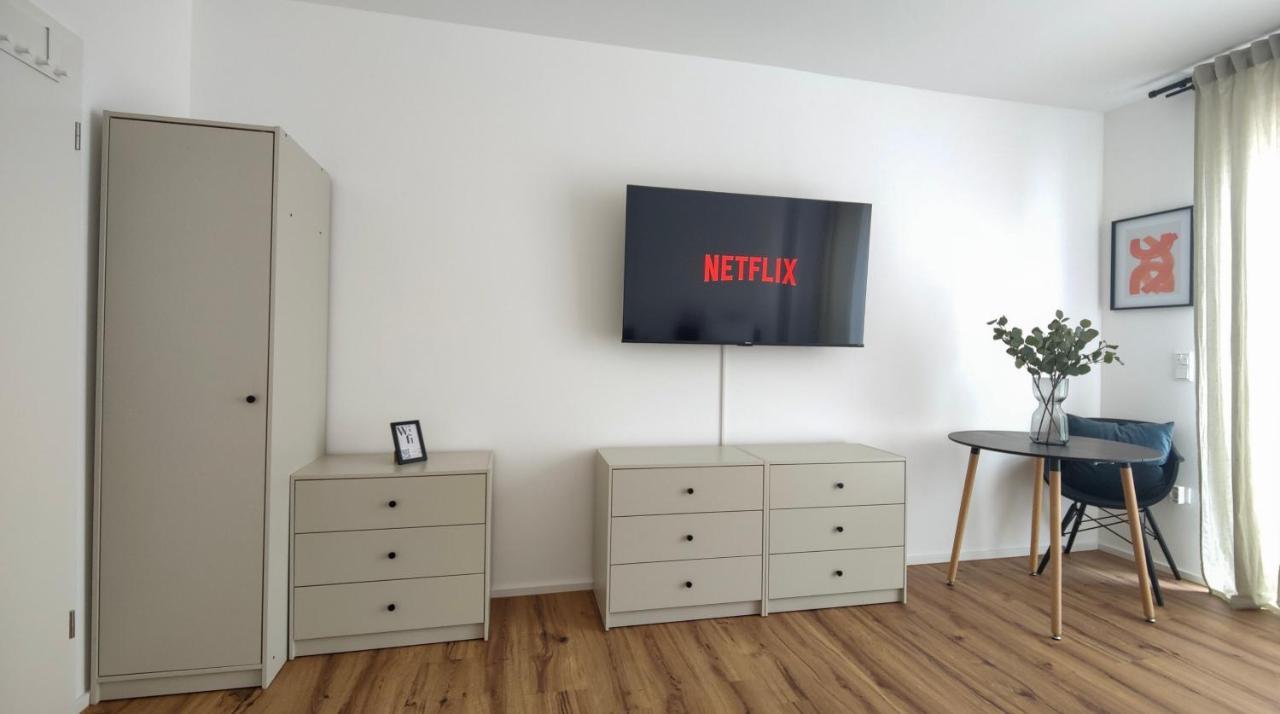Hygge Home - Mit Garten Und Stellplatz Fuer Feriengaeste-, Monteure / Netflix / 10 Min. Zur Sinsheim Therme Und Zur Autobahn Esterno foto